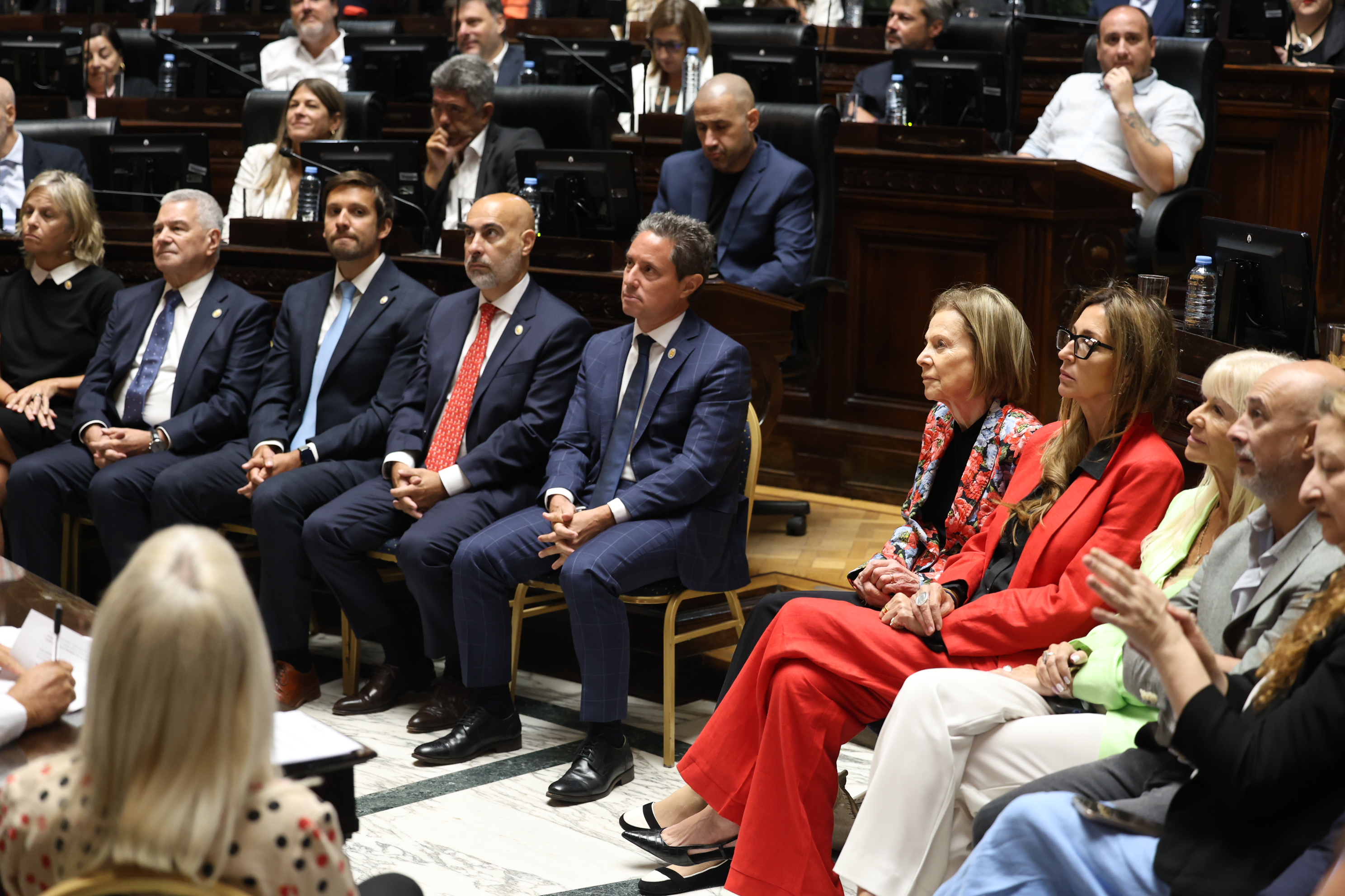La Dra. Inés M. Weinberg junto a otras autoridades del ámbito político y judicial porteño, en el acto de Apertura del 29° período de sesiones ordinarias de la Legislatura de la Ciudad Autónoma de Buenos Aires.